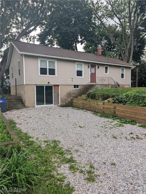 1242 Wingfoot Lake Rd, Mogadore, OH, 44260-8704 | Card Image