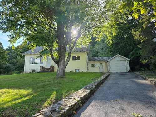 141 W Mombasha Road, Monroe, NY, 10950 | Card Image