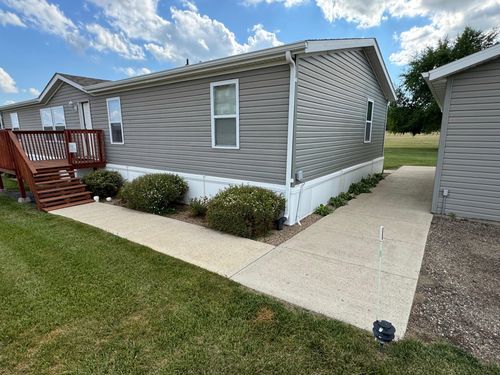 1405 48th St W, Williston, ND, 58801-1950 | Card Image