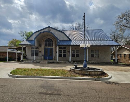 716 Dogwood St, Robinson, TX, 76706-5214 | Card Image
