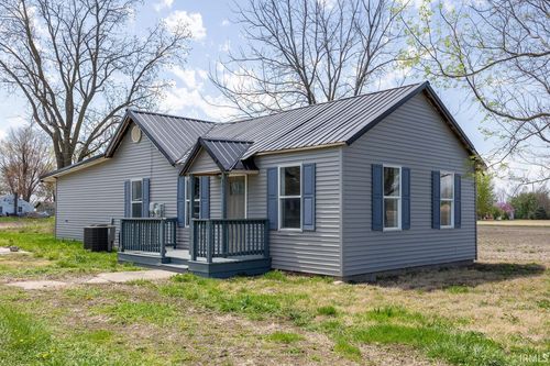 601 W Sherman St, Windfall, IN, 46076-9279 | Card Image