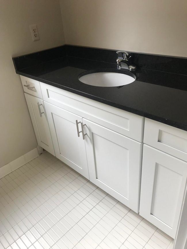 1885 Chipping Way, Condo with 4 bedrooms, 3 bathrooms and null parking in Bloomfield Hills MI | Image 15