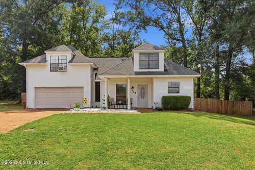 429 Vining Ct, Byram, MS, 39272-9215 | Card Image