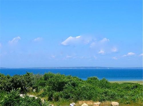 40 Lighthouse Rd, Aquinnah, MA, 02535-1354 | Card Image