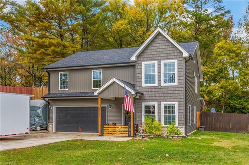 2709 Farmbrook Rd, Winston-Salem, NC, 27103-6215 | Card Image