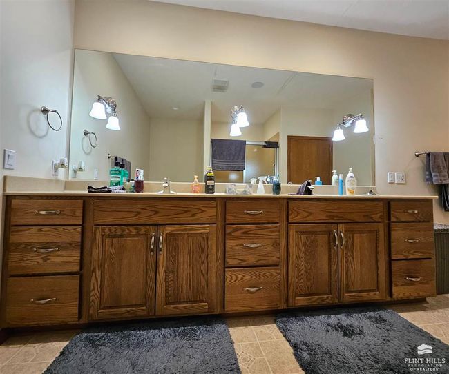 1605 Parkplace Court, House other with 3 bedrooms, 3 bathrooms and null parking in Abilene KS | Image 17
