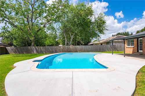 5422 Thistle Dr, Dickinson, TX, 77539-7154 | Card Image