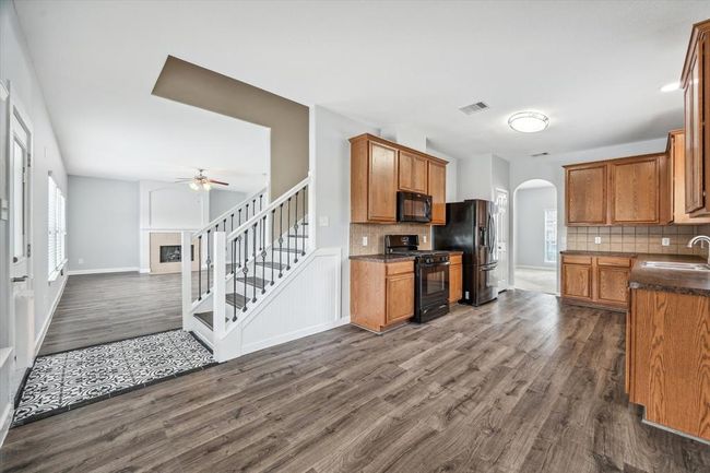 4707 Cypress Bend Ct, House other with 4 bedrooms, 3 bathrooms and 2 parking in Pearland TX | Image 8