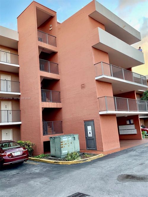 311-5825 W 25th Ct, Hialeah, FL, 33016-4468 | Card Image