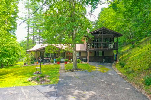 902 E 9th St, London, KY, 40741-1232 | Card Image