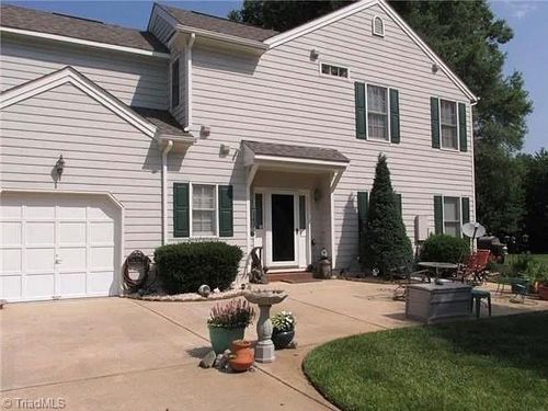 22-8747 Fox Chase Ln, Charlotte, NC, 28269-0412 | Card Image