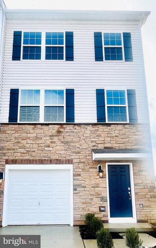 8332 Alexander Ct, BREINIGSVILLE, PA, 18031-8757 | Card Image