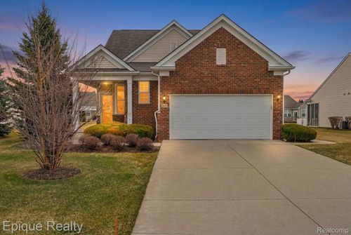 9415 Sand Hill Dr, Grand Blanc, MI, 48439-2661 | Card Image