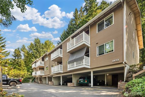 c109-8652 164th Ave Ne, Redmond, WA, 98052-3652 | Card Image