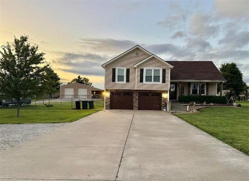 15200 Roger Rd, Leavenworth, KS, 66048-8007 | Card Image