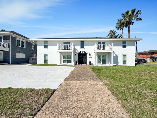 APT-3 - 1601 Ocean Dr, Condo with 2 bedrooms, 0 bathrooms and null parking in Corpus Christi TX | Image 4