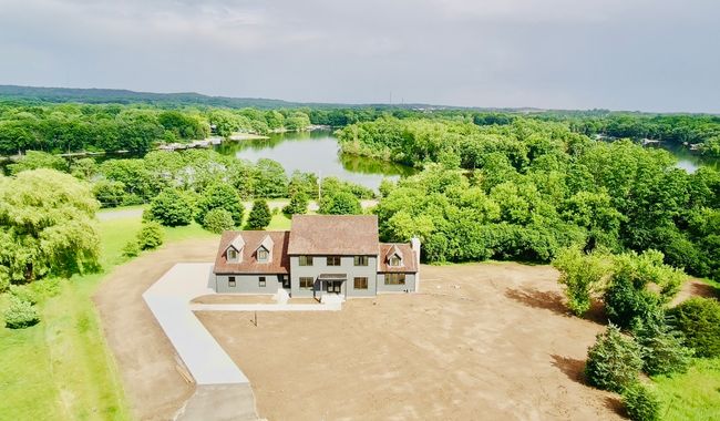 552 S Stocks Rd, House other with 4 bedrooms, 4 bathrooms and null parking in Summit WI | Image 57