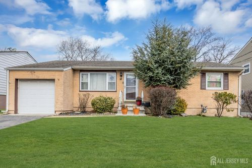 14 Hastings Pl, Carteret, NJ, 07008-1805 | Card Image