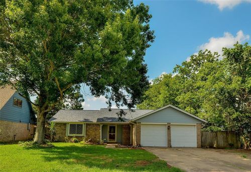 909 Noreda St, Angleton, TX, 77515-3321 | Card Image