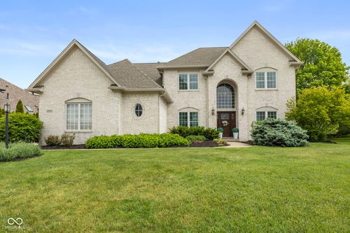 4627 Ridgewood Dr, Zionsville, IN, 46077-9681 | Card Image