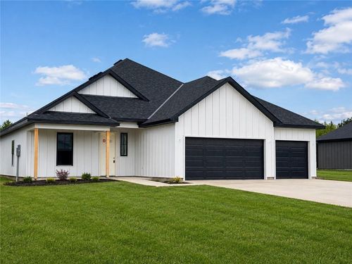 322 Ne 51st Rd, Warrensburg, MO, 64093-7490 | Card Image