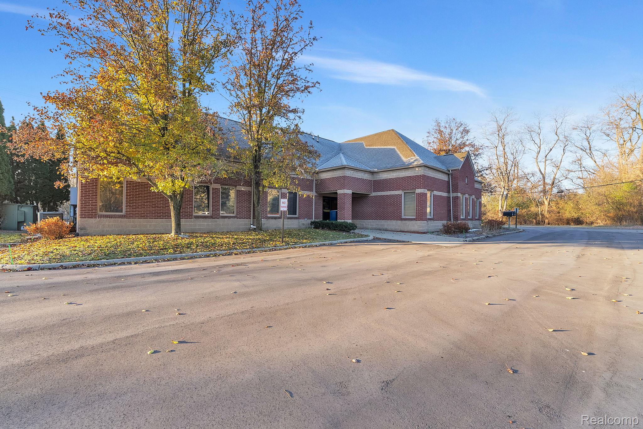 Commercial Lease in Auburn Hills 4