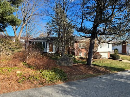 3 Lise Dr, Cumberland, RI, 02864-2010 | Card Image