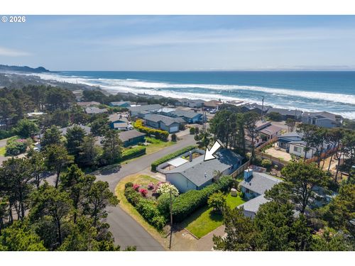 315 El Pino Ave, Lincoln City, OR, 97367-5285 | Card Image
