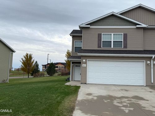 823 Bremner Ave, Bismarck, ND, 58503-1197 | Card Image