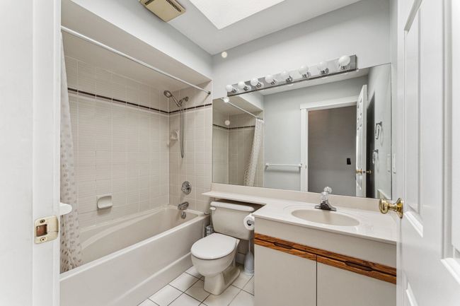 3969 Creekside Pl, Townhouse with 3 bedrooms, 2 bathrooms and 2 parking in Burnaby BC | Image 17