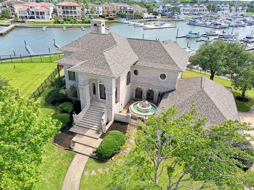 107 Twin Oaks Way, Kemah, TX, 77565-2162 | Card Image