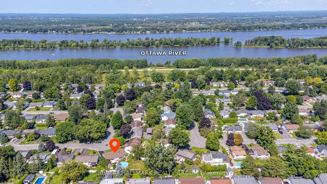 2140 Blue Jay Cres, House other with 2 bedrooms, 2 bathrooms and 3 parking in Gloucester ON | Image 39