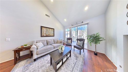 66-8215 E White Oak Rdg, Orange, CA, 92869-4520 | Card Image