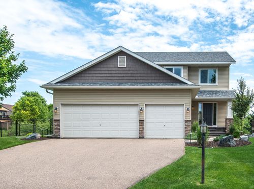 798 Forest Hills Ln, Watertown, MN, 55388-8279 | Card Image