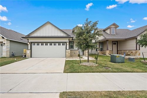 827 Mineral Wells Ln, College Station, TX, 77845-2167 | Card Image