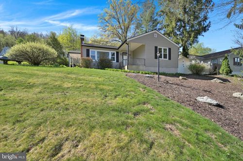 127 Mahantongo Dr, POTTSVILLE, PA, 17901-3141 | Card Image