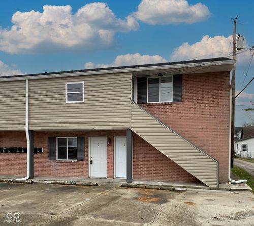2-135 W Hendricks St, Shelbyville, IN, 46176-2053 | Card Image