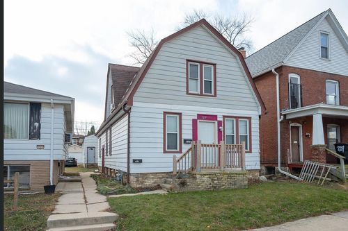 727 Montana Avenue, SOUTH MILWAUKEE, WI, 53172 | Card Image