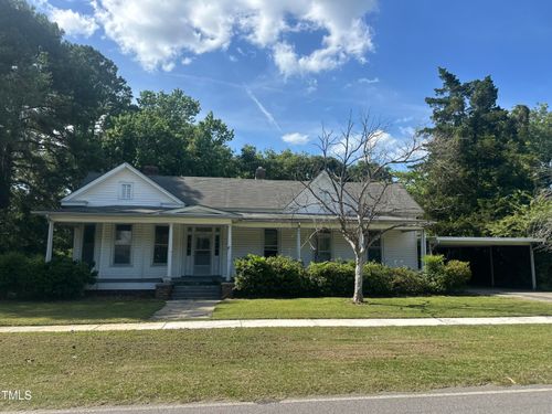 303 E Oak St, Lucama, NC, 27851-9095 | Card Image