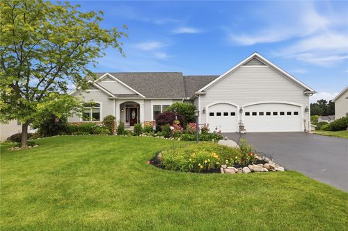 4536 Crystal Ridge Cir, Canandaigua, NY, 14424-9664 | Card Image
