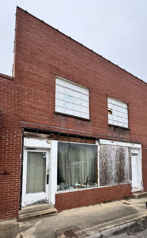129 Maple St, Bruceton, TN, 38317-1819 | Card Image