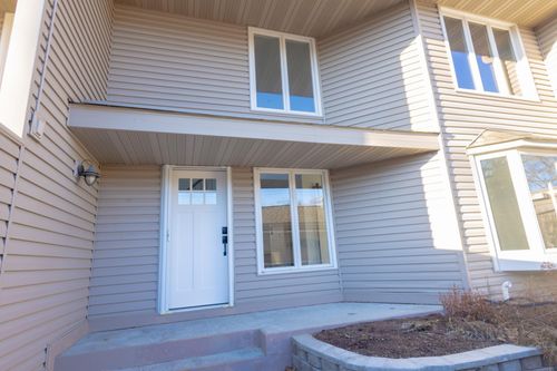 419 County Road C W, Roseville, MN, 55113-2391 | Card Image