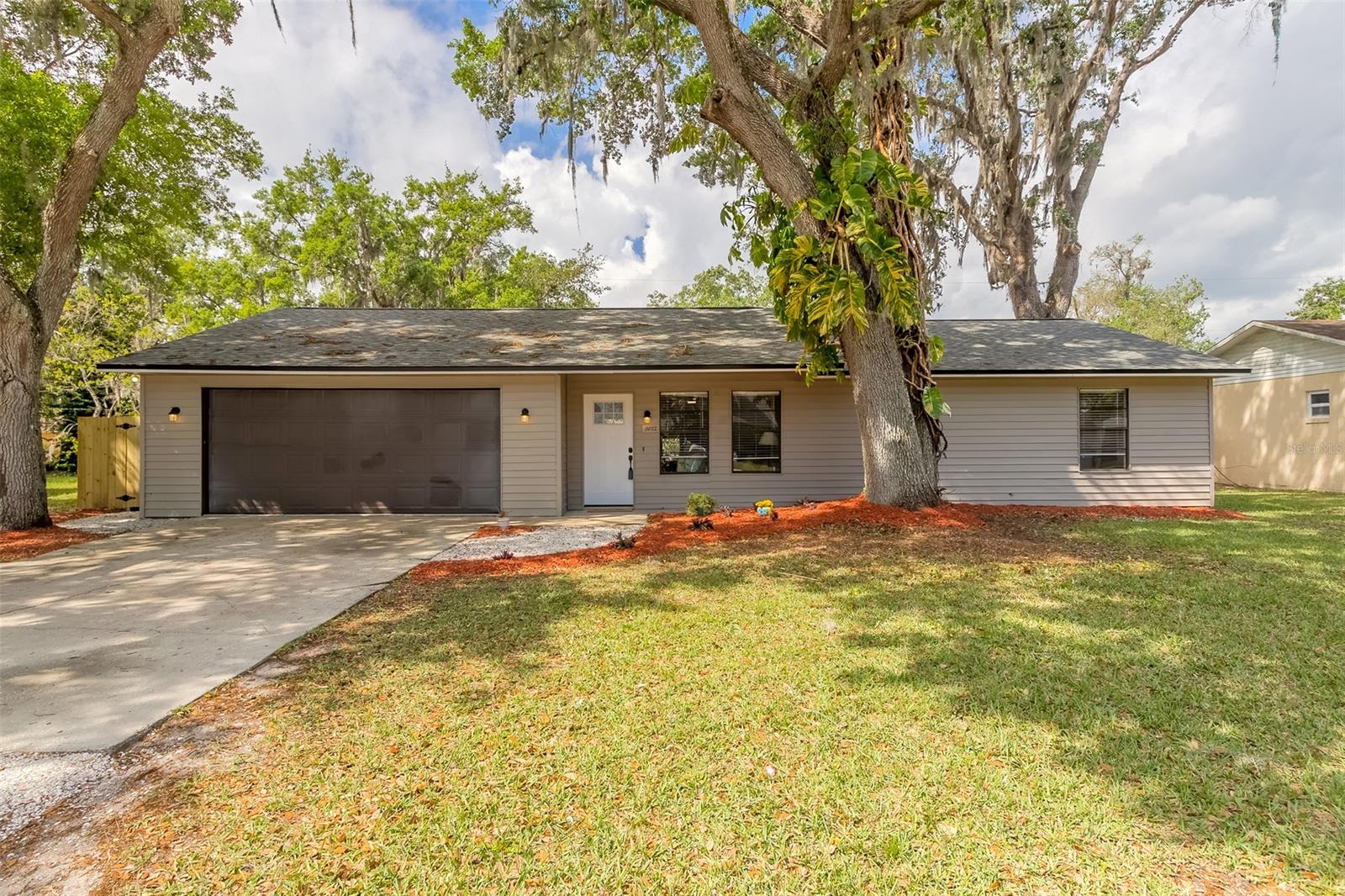 2022 Umbrella Tree Dr Sold in - GkkcFGQPt3z9Xtsbn6