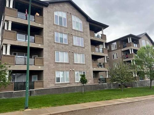 201-85 Terrace Dr Ne, Medicine Hat, AB, T1C0B1 | Card Image