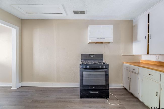 821 &amp; 827 Shaw (7 Units), Home with 0 bedrooms, 0 bathrooms and null parking in Tyler TX | Image 14