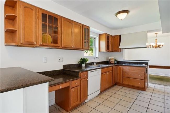 Kitchen | Image 6