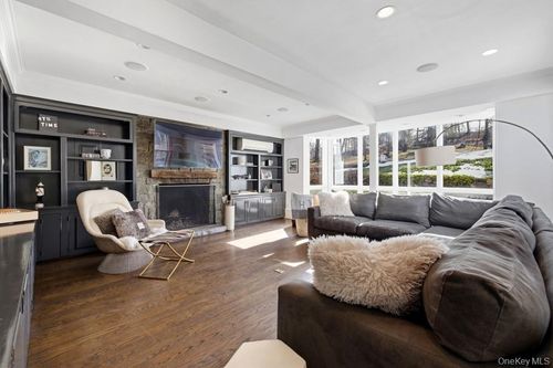 314 Mclain St, Bedford Hills, NY, 10507-2229 | Card Image