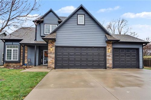 2807 Harper St, Lawrence, KS, 66046-5020 | Card Image