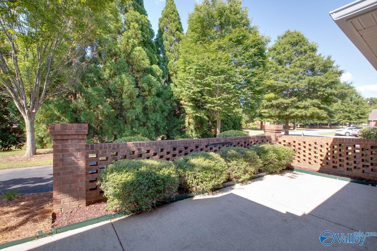 Valley Way Cir, Huntsville, AL 35802