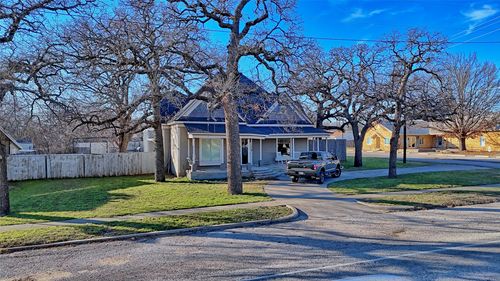 209 N Wickham St, Alvord, TX, 76225-5016 | Card Image